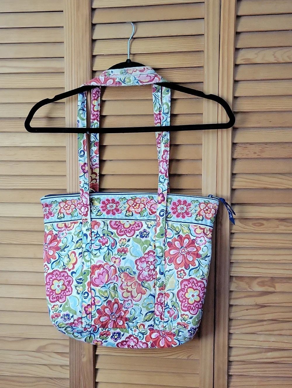 Vera Bradley Red Blue Yellow Large Vera Tote in Hope Garden Retired 2009 Pattern
